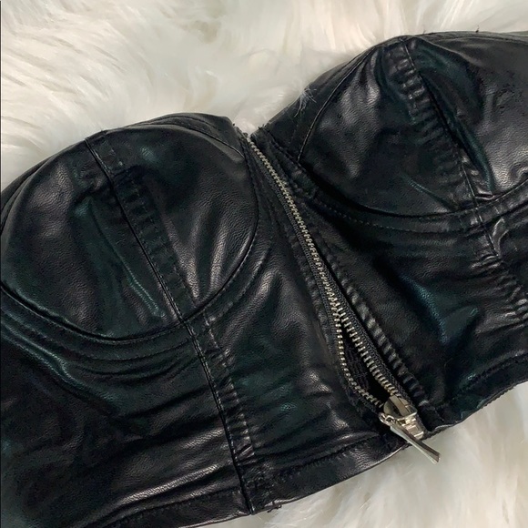 Gorgeous leather bikini top! 🖤🖤 - Picture 5 of 11